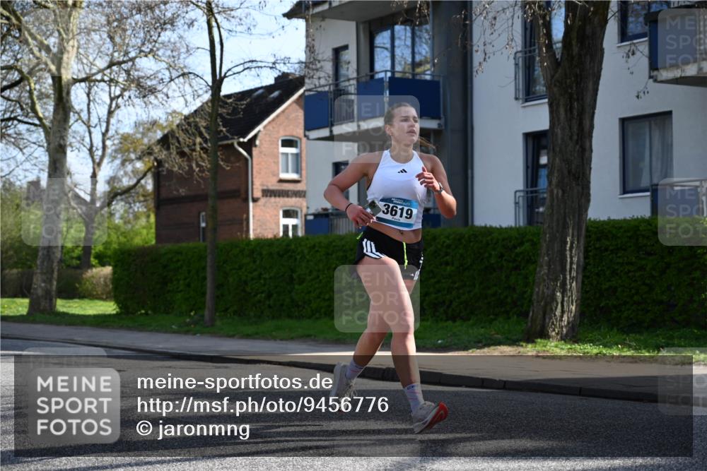 12.04.2026 - 45. Internationalen Wilhelmsburger Insellauf J. Mangold http://msf.ph/oto/9456776 12.04.2026 10:31:27 Ziel 2284, 3584, 3619, 3634, 2780, 5653, 3706, 2377, 4791, 5522, 4844, 3666 meine-sportfotos.de