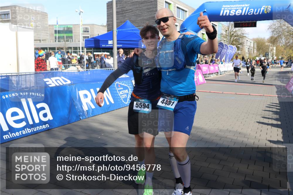 12.04.2026 - 45. Internationalen Wilhelmsburger Insellauf Strokosch-Dieckow http://msf.ph/oto/9456778 12.04.2026 10:46:19 Ziel 5664, 3172, 2691, 3256 meine-sportfotos.de