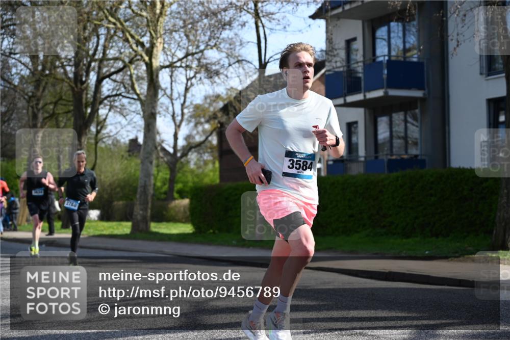 12.04.2026 - 45. Internationalen Wilhelmsburger Insellauf J. Mangold http://msf.ph/oto/9456789 12.04.2026 10:31:28 Ziel 3584, 3619, 3634, 2780, 5653, 3706, 2377, 4791, 5522, 4844, 3666, 3905 meine-sportfotos.de