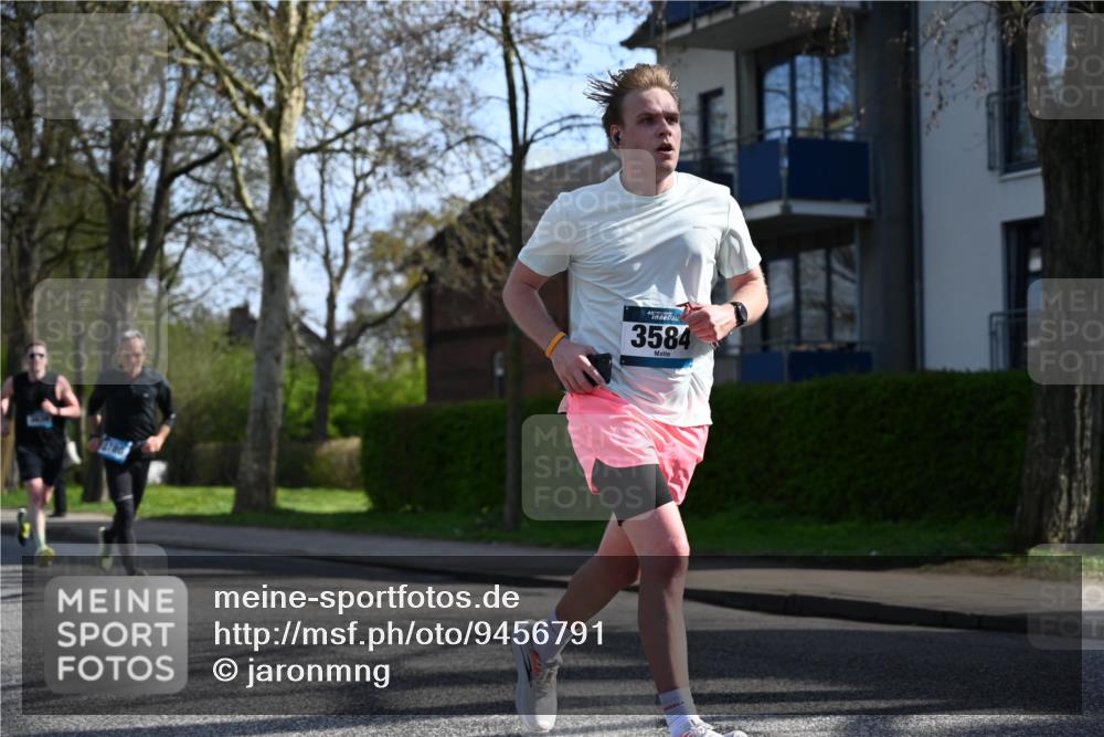 12.04.2026 - 45. Internationalen Wilhelmsburger Insellauf J. Mangold http://msf.ph/oto/9456791 12.04.2026 10:31:28 Ziel 3584, 3619, 3634, 2780, 5653, 3706, 2377, 4791, 5522, 4844, 3666, 3905 meine-sportfotos.de
