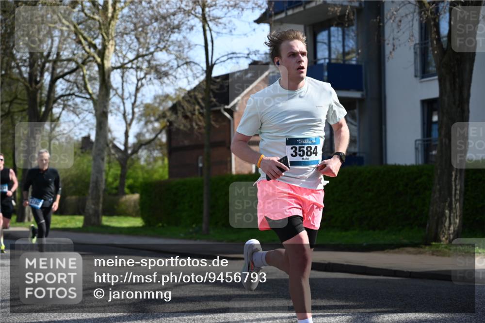 12.04.2026 - 45. Internationalen Wilhelmsburger Insellauf J. Mangold http://msf.ph/oto/9456793 12.04.2026 10:31:29 Ziel 3584, 3619, 3634, 2780, 5653, 3706, 2377, 4791, 5522, 4844, 3666, 3905, 5449 meine-sportfotos.de