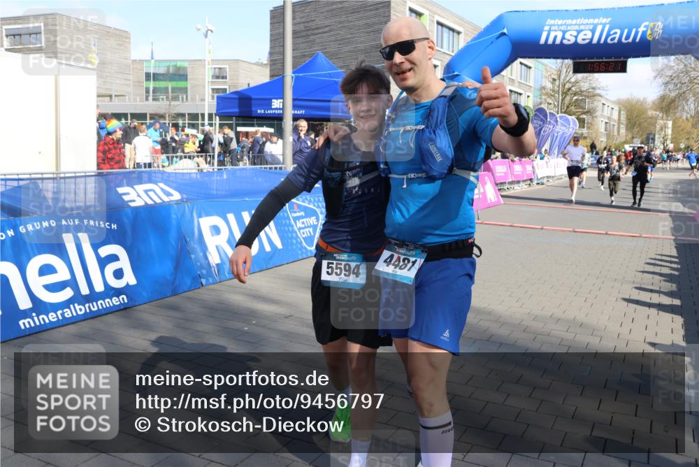 12.04.2026 - 45. Internationalen Wilhelmsburger Insellauf Strokosch-Dieckow http://msf.ph/oto/9456797 12.04.2026 10:46:19 Ziel 5664, 3172, 2691, 3256 meine-sportfotos.de
