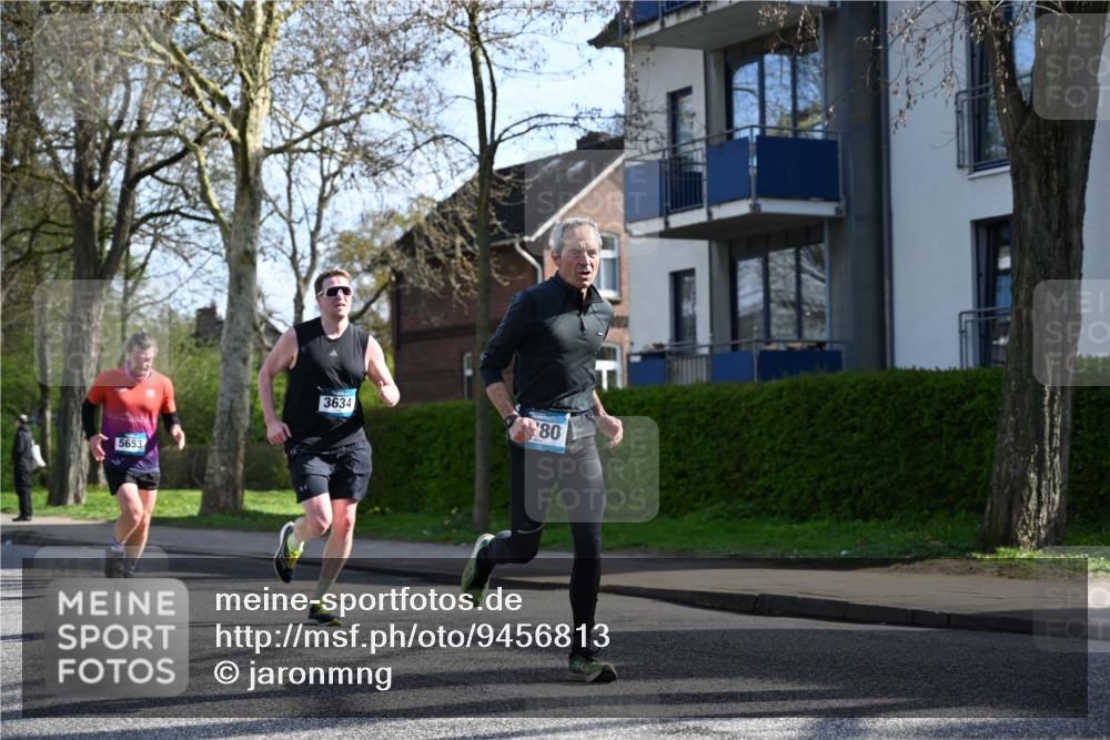 12.04.2026 - 45. Internationalen Wilhelmsburger Insellauf J. Mangold http://msf.ph/oto/9456813 12.04.2026 10:31:30 Ziel 3584, 3619, 3634, 2780, 5653, 3706, 2377, 4791, 5522, 4844, 3666, 3905, 5449 meine-sportfotos.de