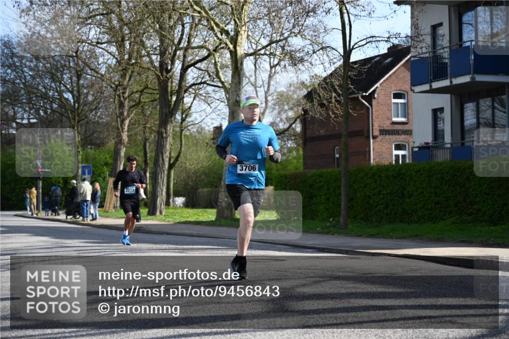 12.04.2026 - 45. Internationalen Wilhelmsburger Insellauf J. Mangold http://msf.ph/oto/9456843 12.04.2026 10:31:36 Ziel 3619, 3634, 2780, 5653, 3706, 2377, 4791, 5522, 4844, 3666, 3905, 5449 meine-sportfotos.de