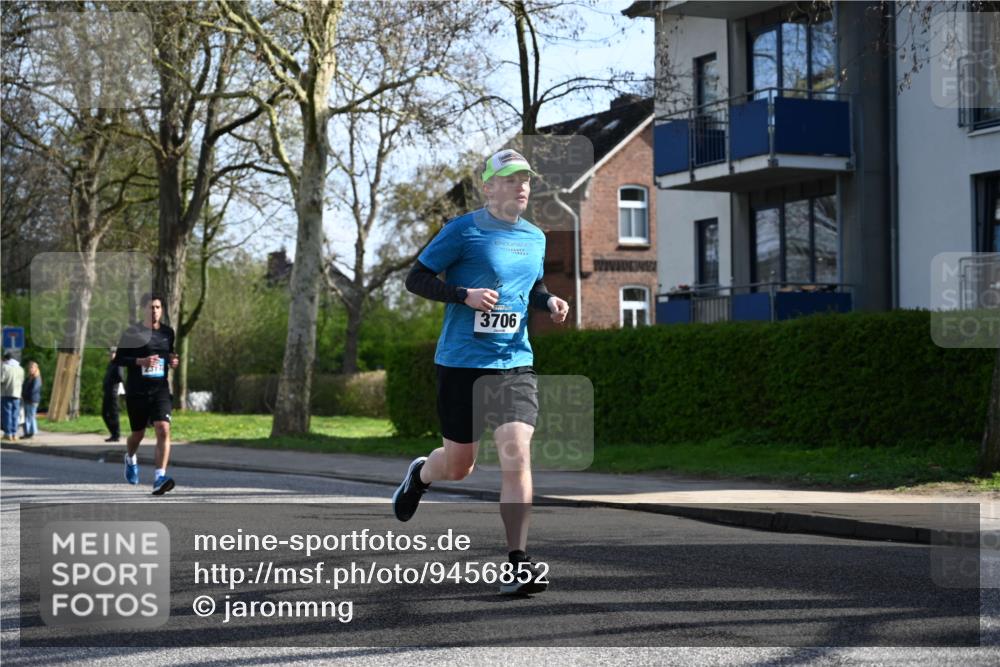 12.04.2026 - 45. Internationalen Wilhelmsburger Insellauf J. Mangold http://msf.ph/oto/9456852 12.04.2026 10:31:36 Ziel 3619, 3634, 2780, 5653, 3706, 2377, 4791, 5522, 4844, 3666, 3905, 5449 meine-sportfotos.de
