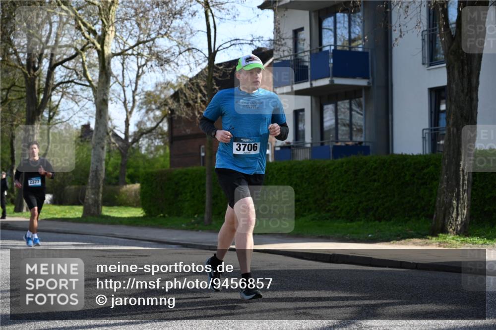 12.04.2026 - 45. Internationalen Wilhelmsburger Insellauf J. Mangold http://msf.ph/oto/9456857 12.04.2026 10:31:36 Ziel 3619, 3634, 2780, 5653, 3706, 2377, 4791, 5522, 4844, 3666, 3905, 5449 meine-sportfotos.de