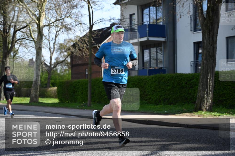 12.04.2026 - 45. Internationalen Wilhelmsburger Insellauf J. Mangold http://msf.ph/oto/9456858 12.04.2026 10:31:37 Ziel 3634, 2780, 5653, 3706, 2377, 4791, 4791, 5522, 4844, 4844, 3666, 3905, 5449, 4554 meine-sportfotos.de