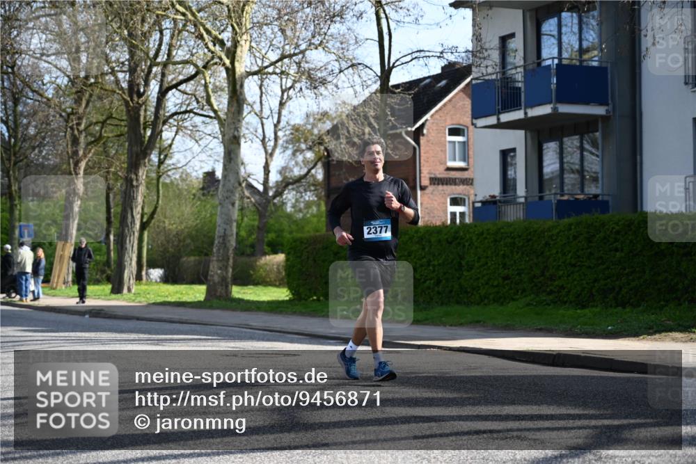 12.04.2026 - 45. Internationalen Wilhelmsburger Insellauf J. Mangold http://msf.ph/oto/9456871 12.04.2026 10:31:38 Ziel 3634, 2780, 5653, 3706, 2377, 4791, 5522, 4844, 3666, 3905, 5449, 4554 meine-sportfotos.de