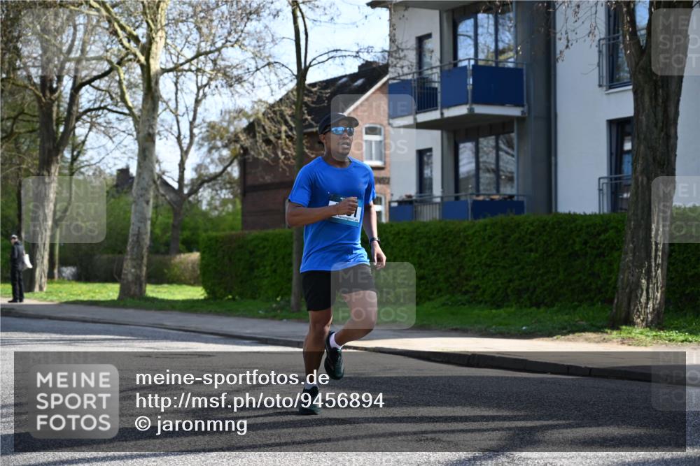 12.04.2026 - 45. Internationalen Wilhelmsburger Insellauf J. Mangold http://msf.ph/oto/9456894 12.04.2026 10:31:56 Ziel 4791, 5522, 4844, 3666, 3905, 5449, 4554, 4378, 3675, 3876, 3506, 4370, 3983, 3114 meine-sportfotos.de