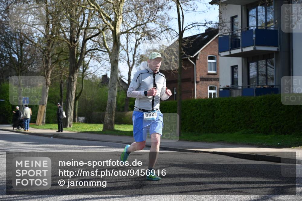 12.04.2026 - 45. Internationalen Wilhelmsburger Insellauf J. Mangold http://msf.ph/oto/9456916 12.04.2026 10:31:59 Ziel 4791, 5522, 4844, 3666, 3905, 5449, 4554, 4378, 3675, 3876, 3506, 4370, 3983, 3114, 4150 meine-sportfotos.de