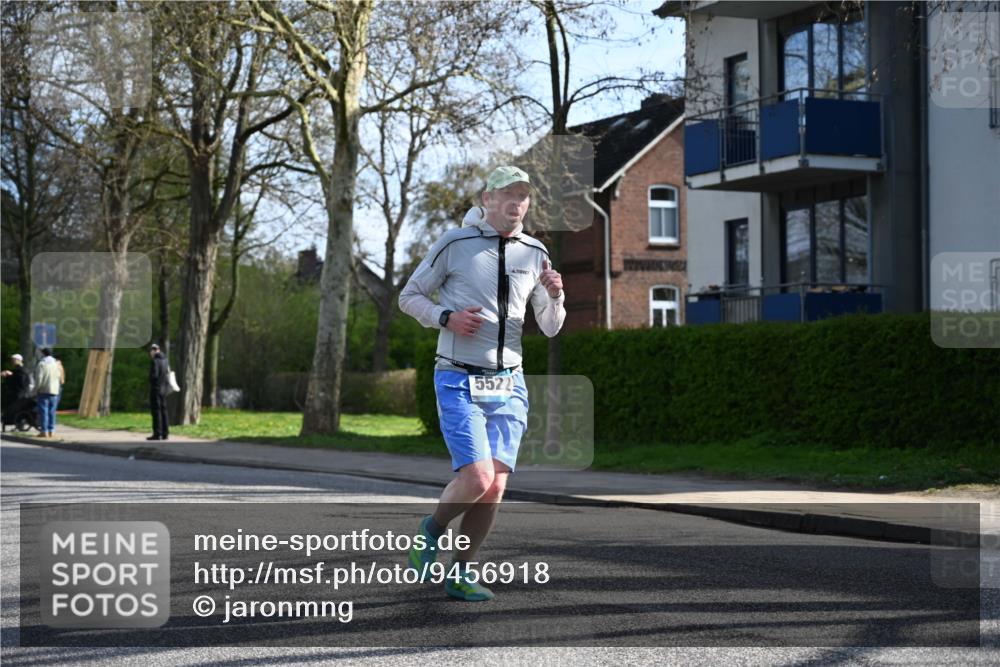 12.04.2026 - 45. Internationalen Wilhelmsburger Insellauf J. Mangold http://msf.ph/oto/9456918 12.04.2026 10:31:59 Ziel 4791, 5522, 4844, 3666, 3905, 5449, 4554, 4378, 3675, 3876, 3506, 4370, 3983, 3114, 4150 meine-sportfotos.de
