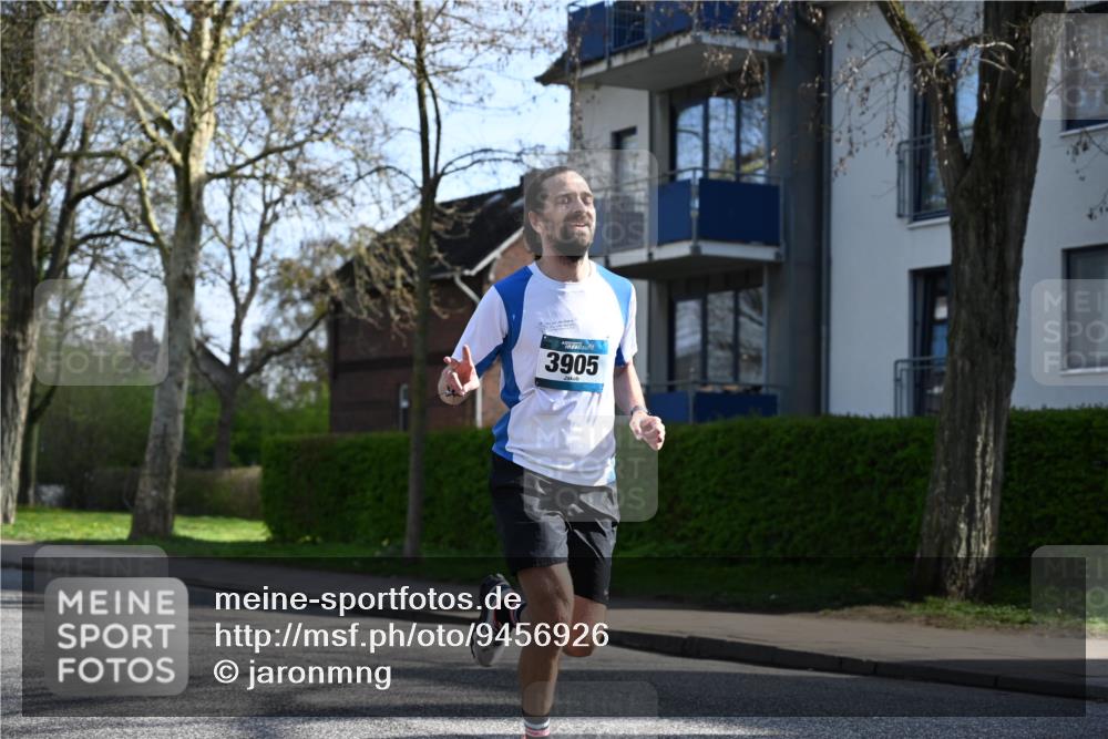 12.04.2026 - 45. Internationalen Wilhelmsburger Insellauf J. Mangold http://msf.ph/oto/9456926 12.04.2026 10:32:04 Ziel 5522, 4844, 3666, 3905, 5449, 4554, 4378, 3675, 3876, 3506, 4370, 3983, 3114, 4150, 3296, 3323, 5639, 2071 meine-sportfotos.de