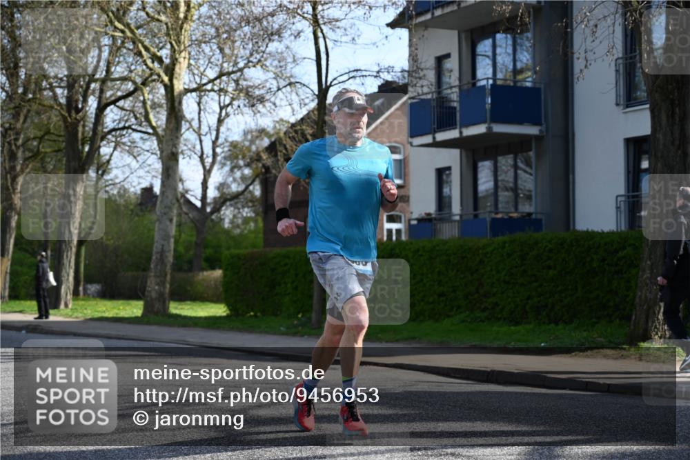 12.04.2026 - 45. Internationalen Wilhelmsburger Insellauf J. Mangold http://msf.ph/oto/9456953 12.04.2026 10:32:08 Ziel 5522, 4844, 3666, 3905, 5449, 4554, 4378, 3675, 3876, 3506, 4370, 3983, 3114, 4150, 3296, 3323, 5639, 2071, 3014 meine-sportfotos.de