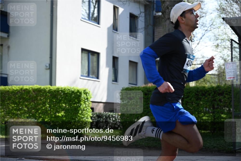12.04.2026 - 45. Internationalen Wilhelmsburger Insellauf J. Mangold http://msf.ph/oto/9456983 12.04.2026 10:32:12 Ziel 4844, 3666, 3905, 5449, 4554, 4378, 3675, 3876, 3675, 3876, 3506, 4370, 3983, 3114, 4150, 3296, 3323, 5639, 3296, 3323, 5639, 2071, 3014 meine-sportfotos.de
