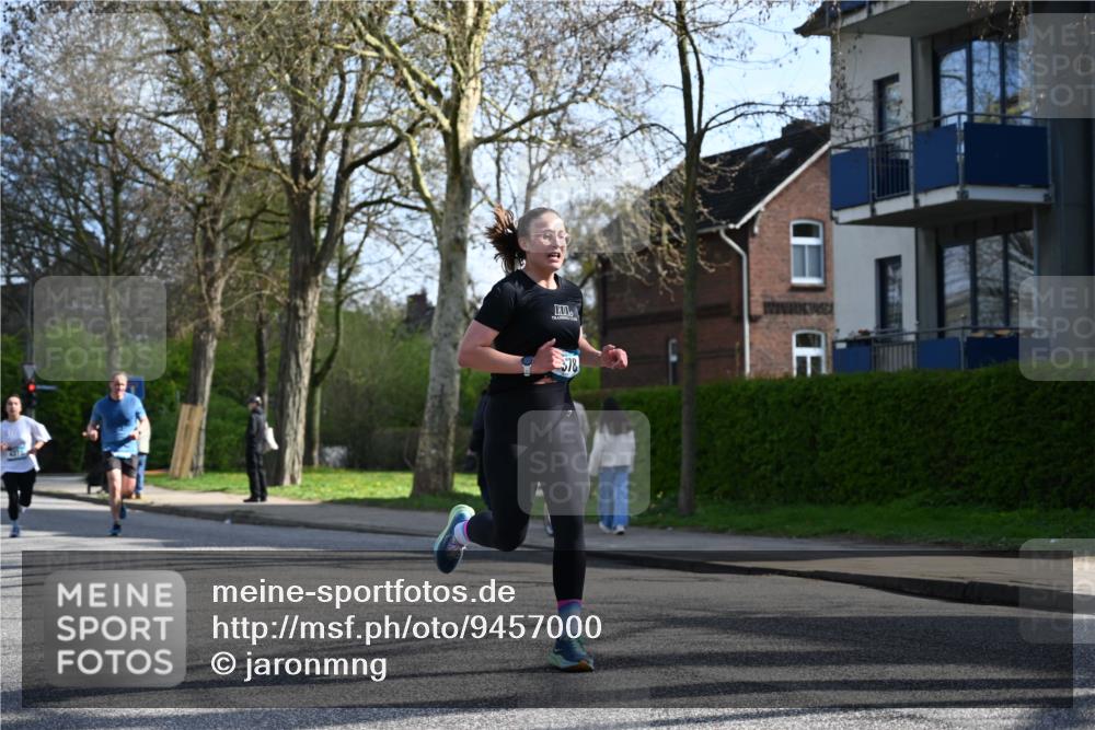12.04.2026 - 45. Internationalen Wilhelmsburger Insellauf J. Mangold http://msf.ph/oto/9457000 12.04.2026 10:32:21 Ziel 4554, 4378, 3675, 3876, 3506, 4370, 3983, 3114, 4150, 3296, 3323, 5639, 2071, 3014, 5623, 3708 meine-sportfotos.de