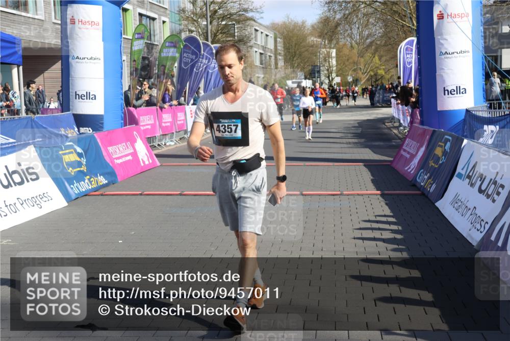 12.04.2026 - 45. Internationalen Wilhelmsburger Insellauf Strokosch-Dieckow http://msf.ph/oto/9457011 12.04.2026 10:46:36 Ziel 4357, 3952, 4755 meine-sportfotos.de