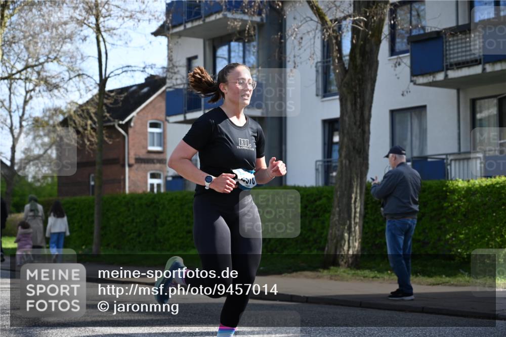 12.04.2026 - 45. Internationalen Wilhelmsburger Insellauf J. Mangold http://msf.ph/oto/9457014 12.04.2026 10:32:21 Ziel 4554, 4378, 3675, 3876, 3506, 4370, 3983, 3114, 4150, 3296, 3323, 5639, 2071, 3014, 5623, 3708 meine-sportfotos.de