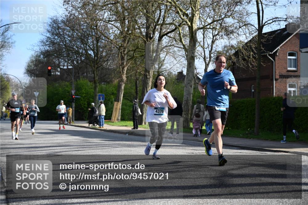 12.04.2026 - 45. Internationalen Wilhelmsburger Insellauf J. Mangold http://msf.ph/oto/9457021 12.04.2026 10:32:25 Ziel 4554, 4378, 3675, 3876, 3506, 4370, 3983, 3114, 4150, 3296, 3323, 5639, 2071, 3014, 5623, 3708, 4322, 3327 meine-sportfotos.de