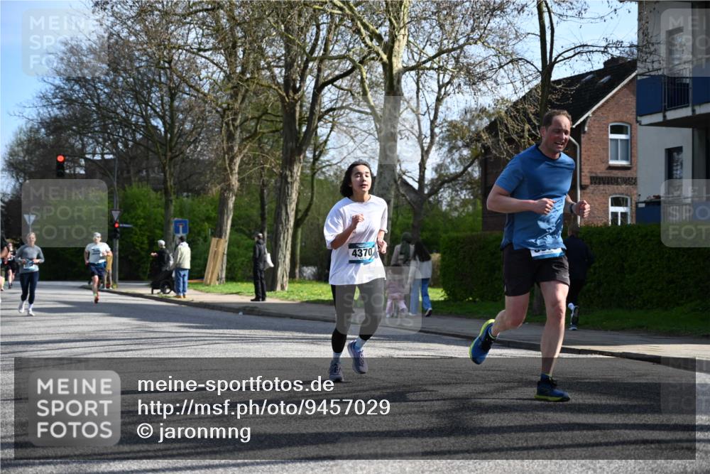 12.04.2026 - 45. Internationalen Wilhelmsburger Insellauf J. Mangold http://msf.ph/oto/9457029 12.04.2026 10:32:25 Ziel 4554, 4378, 3675, 3876, 3506, 4370, 3983, 3114, 4150, 3296, 3323, 5639, 2071, 3014, 5623, 3708, 4322, 3327 meine-sportfotos.de