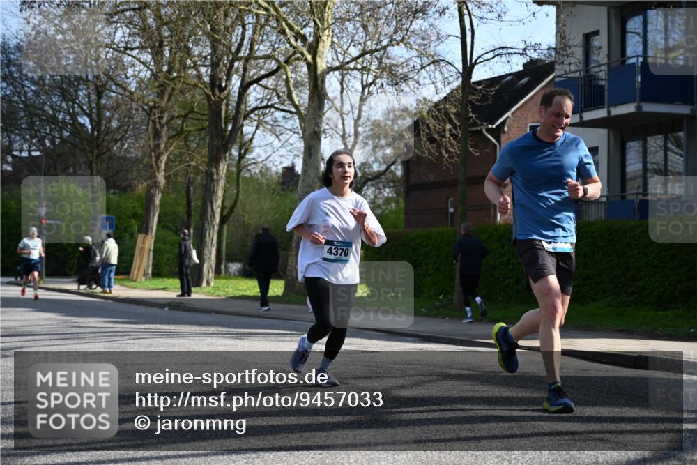 12.04.2026 - 45. Internationalen Wilhelmsburger Insellauf J. Mangold http://msf.ph/oto/9457033 12.04.2026 10:32:26 Ziel 4554, 4378, 3675, 3876, 3506, 4370, 3983, 3114, 4150, 3296, 3323, 5639, 2071, 3014, 5623, 3708, 4322, 3327 meine-sportfotos.de