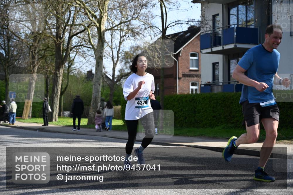 12.04.2026 - 45. Internationalen Wilhelmsburger Insellauf J. Mangold http://msf.ph/oto/9457041 12.04.2026 10:32:26 Ziel 4554, 4378, 3675, 3876, 3506, 4370, 3983, 3114, 4150, 3296, 3323, 5639, 2071, 3014, 5623, 3708, 4322, 3327 meine-sportfotos.de