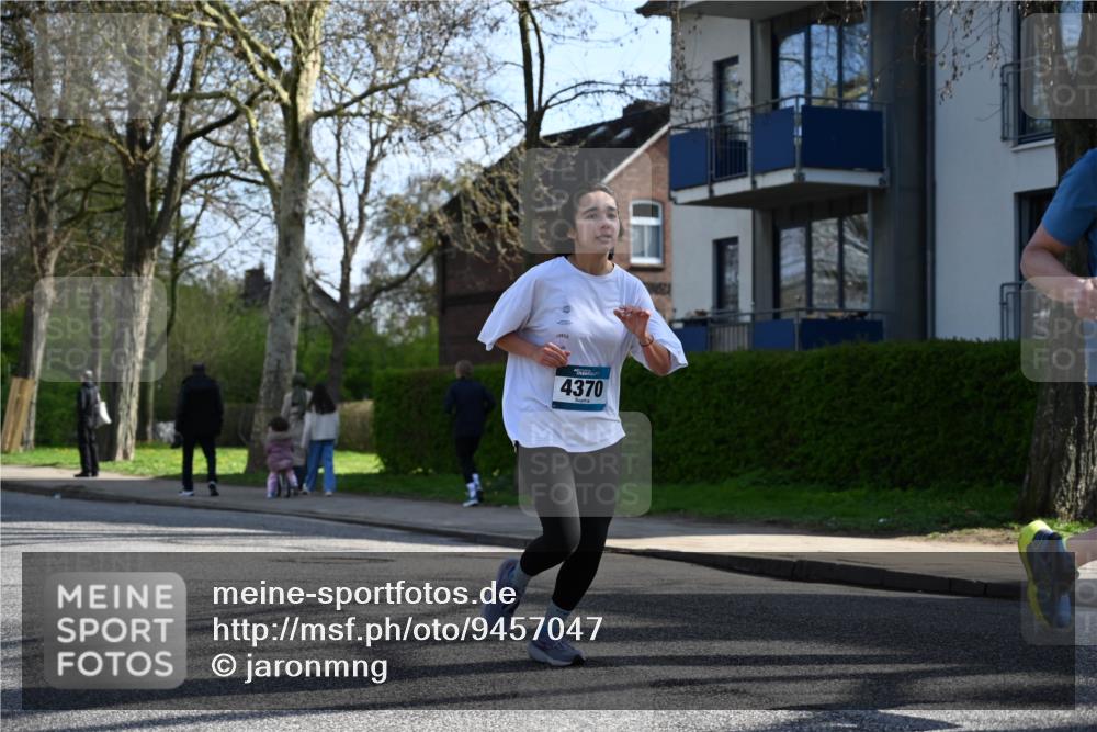 12.04.2026 - 45. Internationalen Wilhelmsburger Insellauf J. Mangold http://msf.ph/oto/9457047 12.04.2026 10:32:26 Ziel 4554, 4378, 3675, 3876, 3506, 4370, 3983, 3114, 4150, 3296, 3323, 5639, 2071, 3014, 5623, 3708, 4322, 3327 meine-sportfotos.de