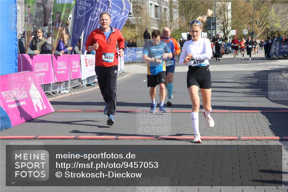12.04.2026 - 45. Internationalen Wilhelmsburger Insellauf Strokosch-Dieckow http://msf.ph/oto/9457053 12.04.2026 10:46:41 Ziel 4755, 3480, 5050, 5598 meine-sportfotos.de