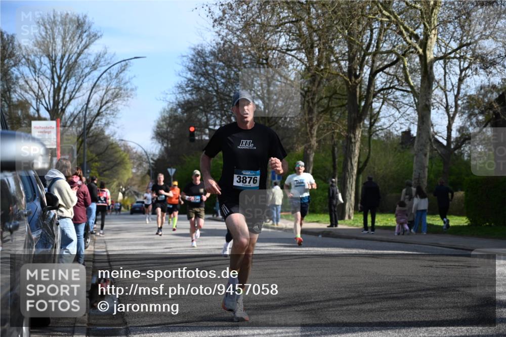 12.04.2026 - 45. Internationalen Wilhelmsburger Insellauf J. Mangold http://msf.ph/oto/9457058 12.04.2026 10:32:29 Ziel 4378, 3675, 3876, 3506, 4370, 3983, 3114, 4150, 3296, 3323, 5639, 2071, 3014, 5623, 3708, 4322, 3327, 5764 meine-sportfotos.de