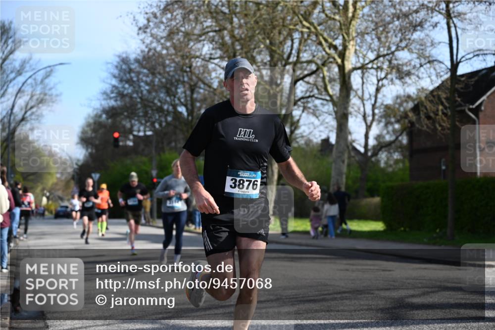 12.04.2026 - 45. Internationalen Wilhelmsburger Insellauf J. Mangold http://msf.ph/oto/9457068 12.04.2026 10:32:29 Ziel 4378, 3675, 3876, 3506, 4370, 3983, 3114, 4150, 3296, 3323, 5639, 2071, 3014, 5623, 3708, 4322, 3327, 5764 meine-sportfotos.de