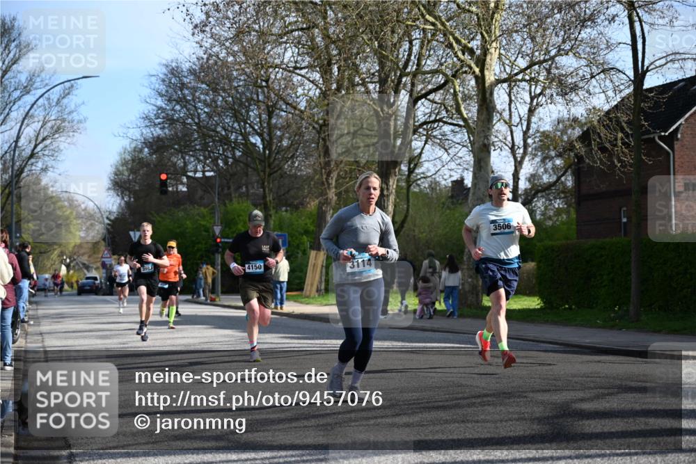 12.04.2026 - 45. Internationalen Wilhelmsburger Insellauf J. Mangold http://msf.ph/oto/9457076 12.04.2026 10:32:31 Ziel 3675, 3876, 3506, 4370, 3983, 3114, 4150, 3296, 3323, 5639, 2071, 3014, 3014, 5623, 3708, 4322, 3327, 5764 meine-sportfotos.de