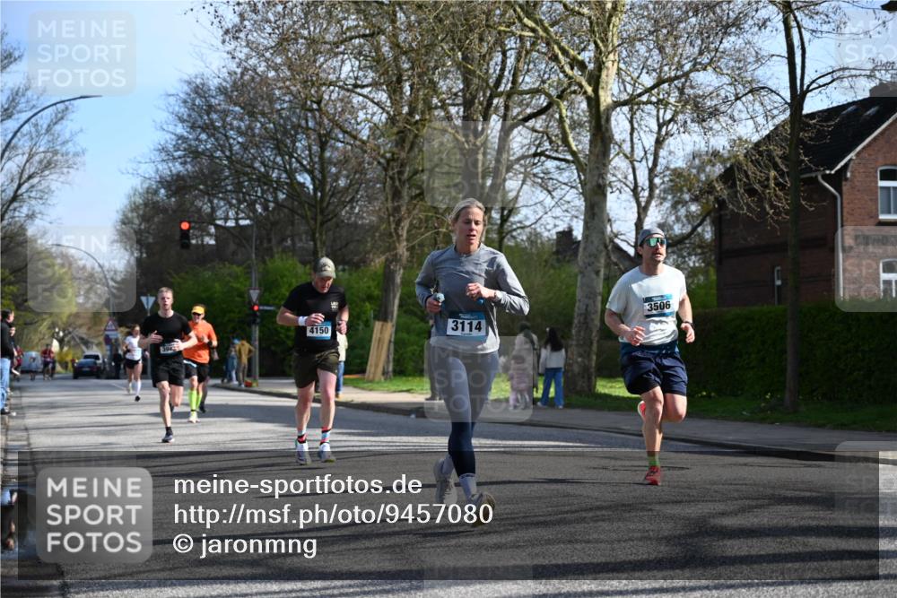 12.04.2026 - 45. Internationalen Wilhelmsburger Insellauf J. Mangold http://msf.ph/oto/9457080 12.04.2026 10:32:31 Ziel 3675, 3876, 3506, 4370, 3983, 3114, 4150, 3296, 3323, 5639, 2071, 3014, 3014, 5623, 3708, 4322, 3327, 5764 meine-sportfotos.de
