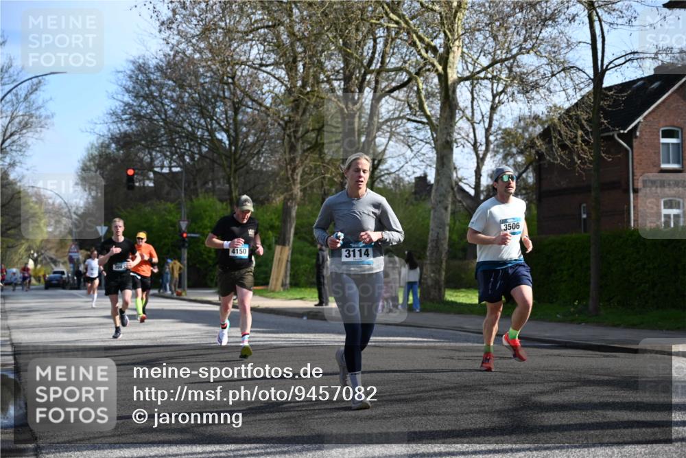12.04.2026 - 45. Internationalen Wilhelmsburger Insellauf J. Mangold http://msf.ph/oto/9457082 12.04.2026 10:32:31 Ziel 3675, 3876, 3506, 4370, 3983, 3114, 4150, 3296, 3323, 5639, 2071, 3014, 3014, 5623, 3708, 4322, 3327, 5764 meine-sportfotos.de