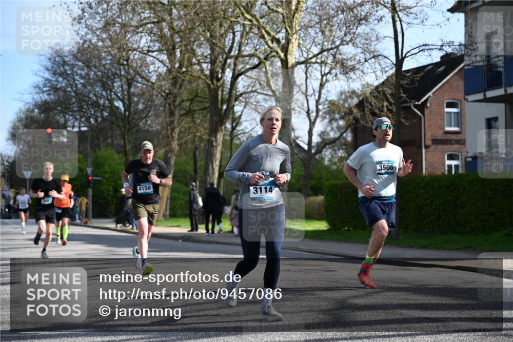 12.04.2026 - 45. Internationalen Wilhelmsburger Insellauf J. Mangold http://msf.ph/oto/9457086 12.04.2026 10:32:31 Ziel 3675, 3876, 3506, 4370, 3983, 3114, 4150, 3296, 3323, 5639, 2071, 3014, 3014, 5623, 3708, 4322, 3327, 5764 meine-sportfotos.de