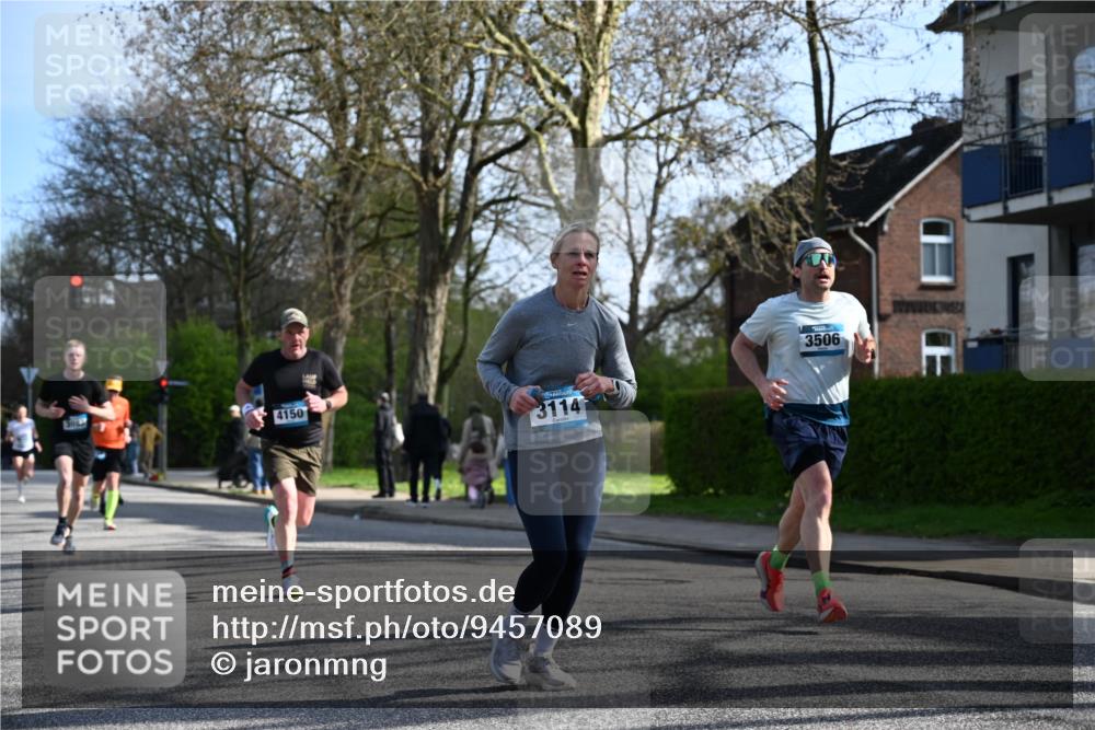 12.04.2026 - 45. Internationalen Wilhelmsburger Insellauf J. Mangold http://msf.ph/oto/9457089 12.04.2026 10:32:31 Ziel 3675, 3876, 3506, 4370, 3983, 3114, 4150, 3296, 3323, 5639, 2071, 3014, 3014, 5623, 3708, 4322, 3327, 5764 meine-sportfotos.de