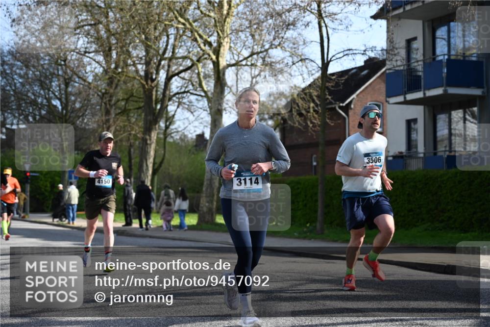12.04.2026 - 45. Internationalen Wilhelmsburger Insellauf J. Mangold http://msf.ph/oto/9457092 12.04.2026 10:32:32 Ziel 3675, 3876, 3506, 4370, 3983, 3114, 4150, 3296, 3323, 5639, 2071, 3014, 5623, 3708, 3708, 4322, 3327, 5764 meine-sportfotos.de