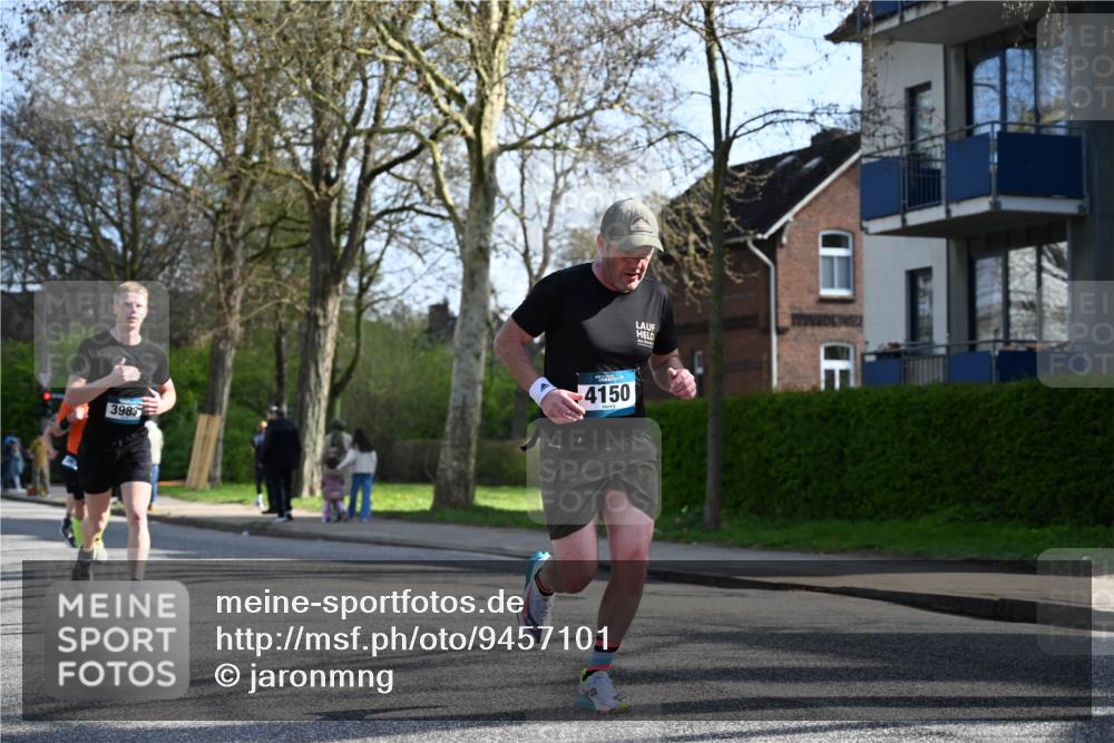 12.04.2026 - 45. Internationalen Wilhelmsburger Insellauf J. Mangold http://msf.ph/oto/9457101 12.04.2026 10:32:33 Ziel 3675, 3876, 3506, 4370, 3983, 3114, 4150, 3296, 3323, 5639, 2071, 3014, 5623, 3708, 4322, 3327, 5764, 2892 meine-sportfotos.de
