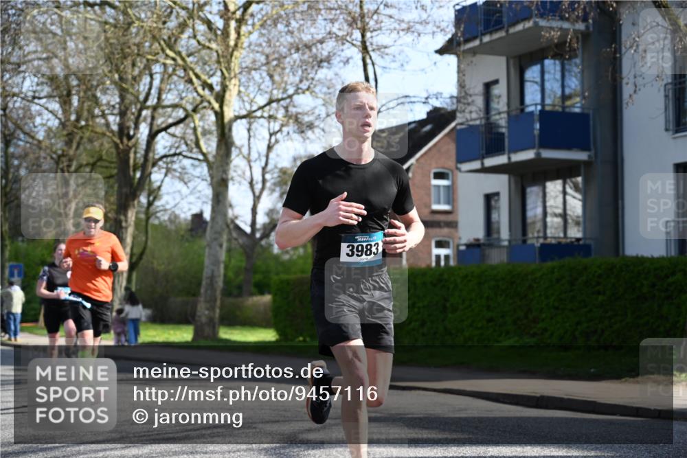 12.04.2026 - 45. Internationalen Wilhelmsburger Insellauf J. Mangold http://msf.ph/oto/9457116 12.04.2026 10:32:35 Ziel 3675, 3876, 3506, 4370, 3983, 3114, 4150, 3296, 3323, 5639, 2071, 3014, 5623, 3708, 4322, 3327, 5764, 2892 meine-sportfotos.de