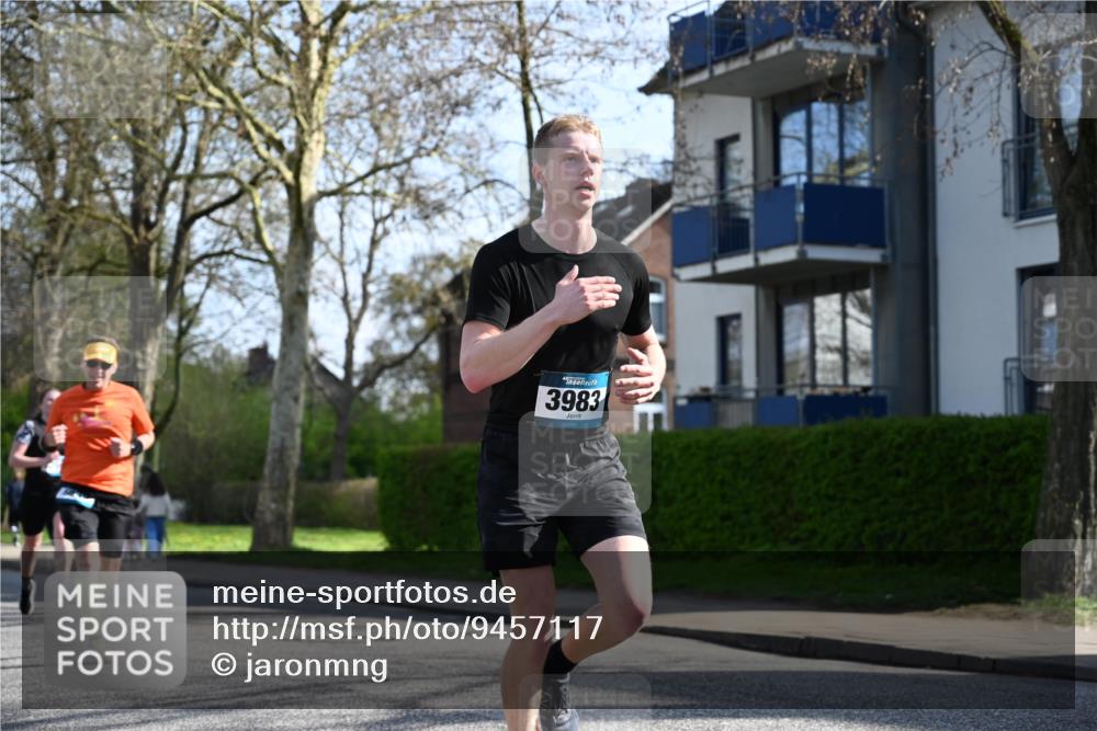 12.04.2026 - 45. Internationalen Wilhelmsburger Insellauf J. Mangold http://msf.ph/oto/9457117 12.04.2026 10:32:35 Ziel 3675, 3876, 3506, 4370, 3983, 3114, 4150, 3296, 3323, 5639, 2071, 3014, 5623, 3708, 4322, 3327, 5764, 2892 meine-sportfotos.de