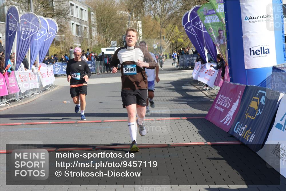 12.04.2026 - 45. Internationalen Wilhelmsburger Insellauf Strokosch-Dieckow http://msf.ph/oto/9457119 12.04.2026 11:03:45 Ziel 2950, 5460, 4141, 2422 meine-sportfotos.de