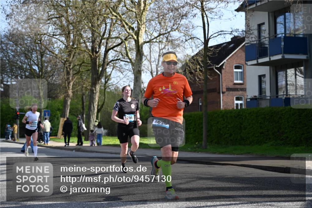 12.04.2026 - 45. Internationalen Wilhelmsburger Insellauf J. Mangold http://msf.ph/oto/9457130 12.04.2026 10:32:36 Ziel 3675, 3876, 3506, 4370, 3983, 3114, 4150, 3296, 3323, 5639, 2071, 3014, 5623, 3708, 4322, 3327, 5764, 2892 meine-sportfotos.de