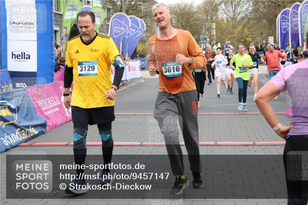12.04.2026 - 45. Internationalen Wilhelmsburger Insellauf Strokosch-Dieckow http://msf.ph/oto/9457147 12.04.2026 13:02:42 Ziel 3129, 3616 meine-sportfotos.de