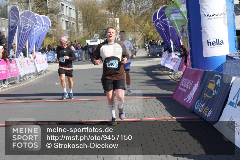 12.04.2026 - 45. Internationalen Wilhelmsburger Insellauf Strokosch-Dieckow http://msf.ph/oto/9457150 12.04.2026 11:03:45 Ziel 2950, 5460, 4141, 2422 meine-sportfotos.de