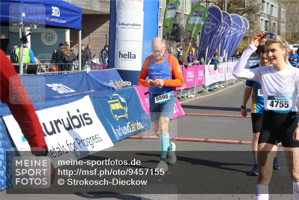 12.04.2026 - 45. Internationalen Wilhelmsburger Insellauf Strokosch-Dieckow http://msf.ph/oto/9457155 12.04.2026 10:46:45 Ziel 3480, 5050, 5598 meine-sportfotos.de