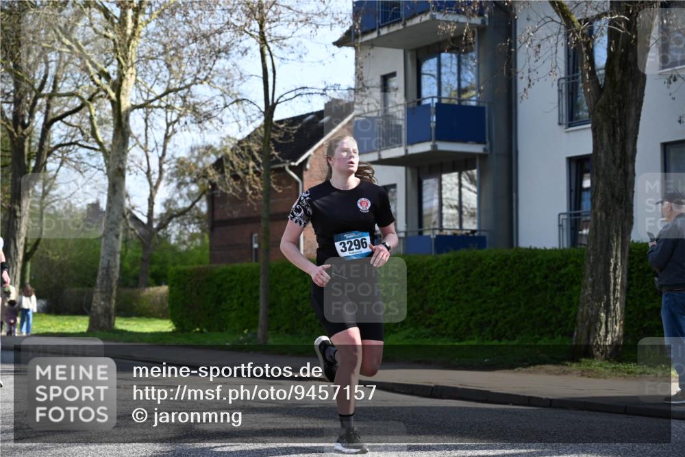 12.04.2026 - 45. Internationalen Wilhelmsburger Insellauf J. Mangold http://msf.ph/oto/9457157 12.04.2026 10:32:38 Ziel 3506, 4370, 3983, 3114, 4150, 3296, 3323, 5639, 2071, 3014, 5623, 3708, 4322, 3327, 5764, 2892 meine-sportfotos.de