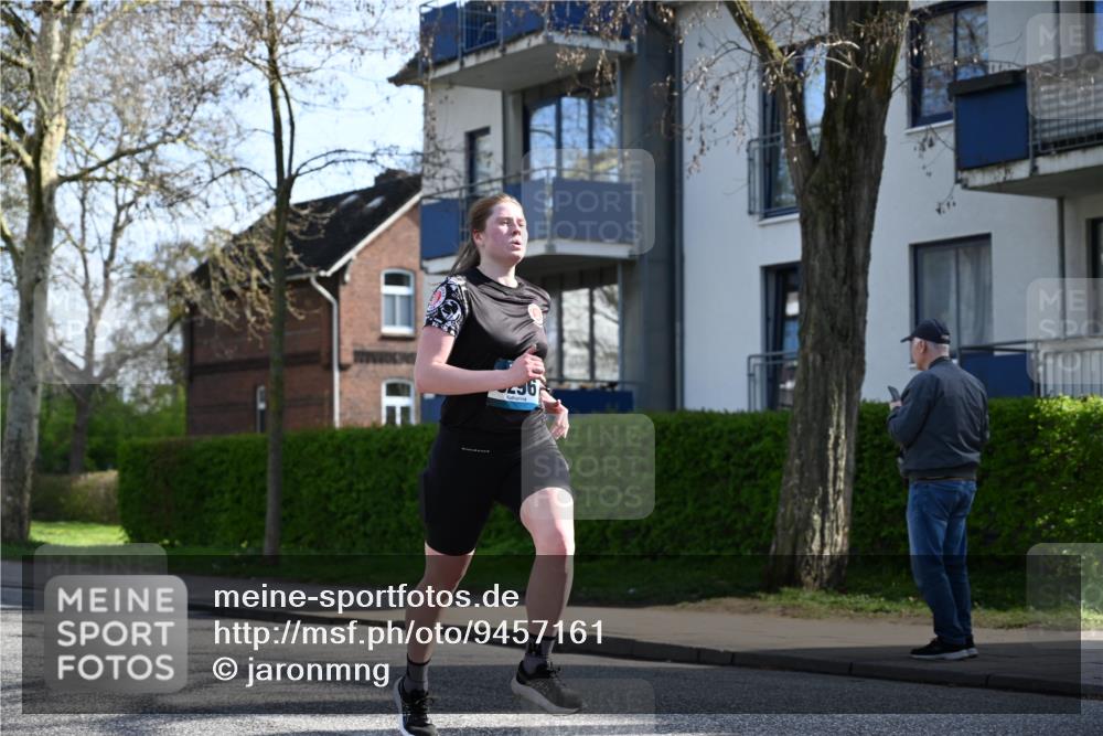 12.04.2026 - 45. Internationalen Wilhelmsburger Insellauf J. Mangold http://msf.ph/oto/9457161 12.04.2026 10:32:38 Ziel 3506, 4370, 3983, 3114, 4150, 3296, 3323, 5639, 2071, 3014, 5623, 3708, 4322, 3327, 5764, 2892 meine-sportfotos.de