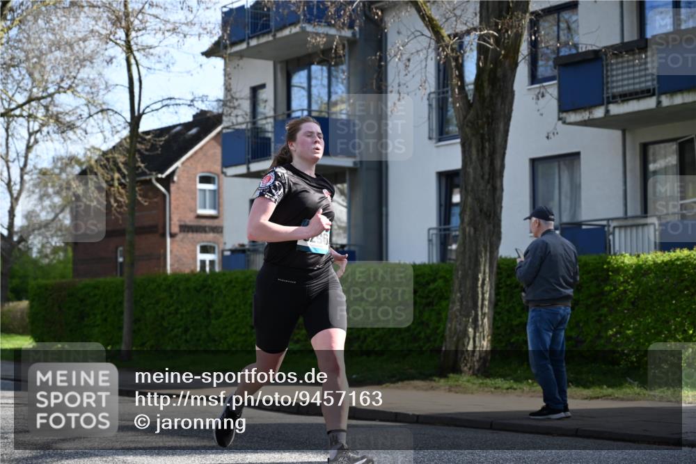 12.04.2026 - 45. Internationalen Wilhelmsburger Insellauf J. Mangold http://msf.ph/oto/9457163 12.04.2026 10:32:38 Ziel 3506, 4370, 3983, 3114, 4150, 3296, 3323, 5639, 2071, 3014, 5623, 3708, 4322, 3327, 5764, 2892 meine-sportfotos.de