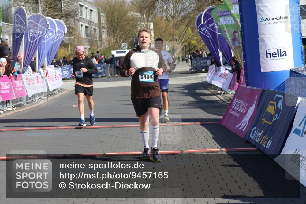 12.04.2026 - 45. Internationalen Wilhelmsburger Insellauf Strokosch-Dieckow http://msf.ph/oto/9457165 12.04.2026 11:03:45 Ziel 2950, 5460, 4141, 2422 meine-sportfotos.de