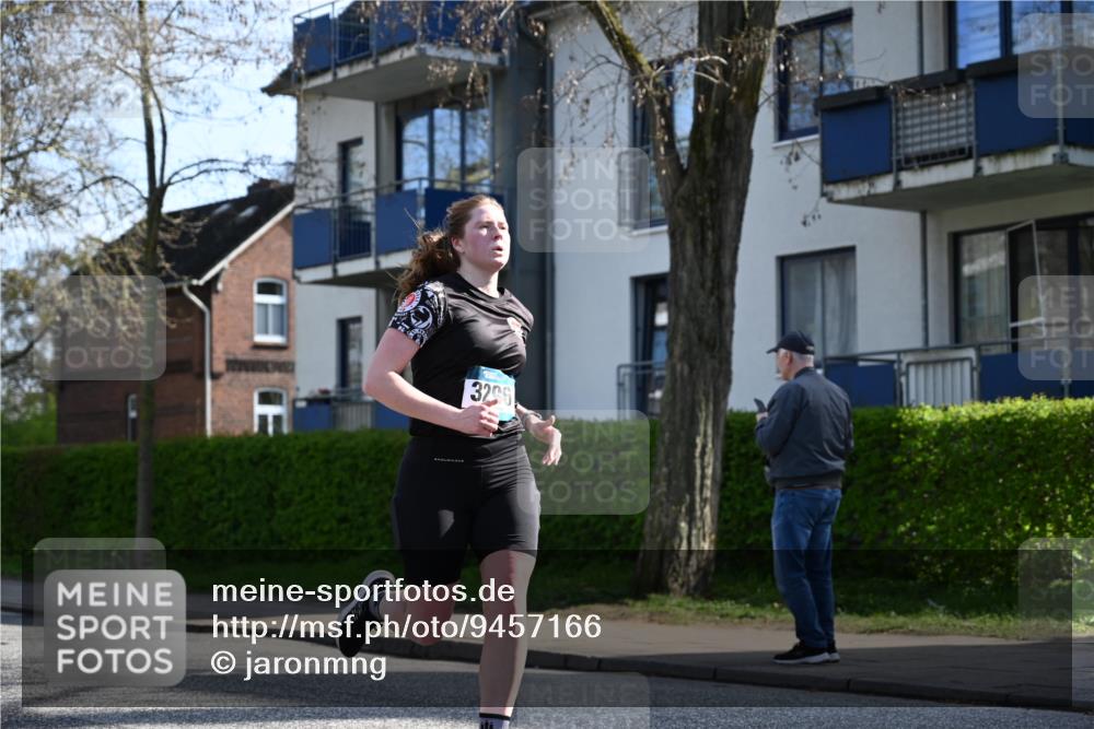 12.04.2026 - 45. Internationalen Wilhelmsburger Insellauf J. Mangold http://msf.ph/oto/9457166 12.04.2026 10:32:38 Ziel 3506, 4370, 3983, 3114, 4150, 3296, 3323, 5639, 2071, 3014, 5623, 3708, 4322, 3327, 5764, 2892 meine-sportfotos.de