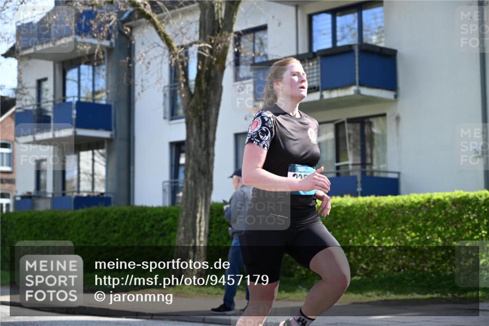 12.04.2026 - 45. Internationalen Wilhelmsburger Insellauf J. Mangold http://msf.ph/oto/9457179 12.04.2026 10:32:39 Ziel 4370, 3983, 3114, 4150, 3296, 3323, 5639, 2071, 3014, 5623, 3708, 4322, 3327, 5764, 2892 meine-sportfotos.de