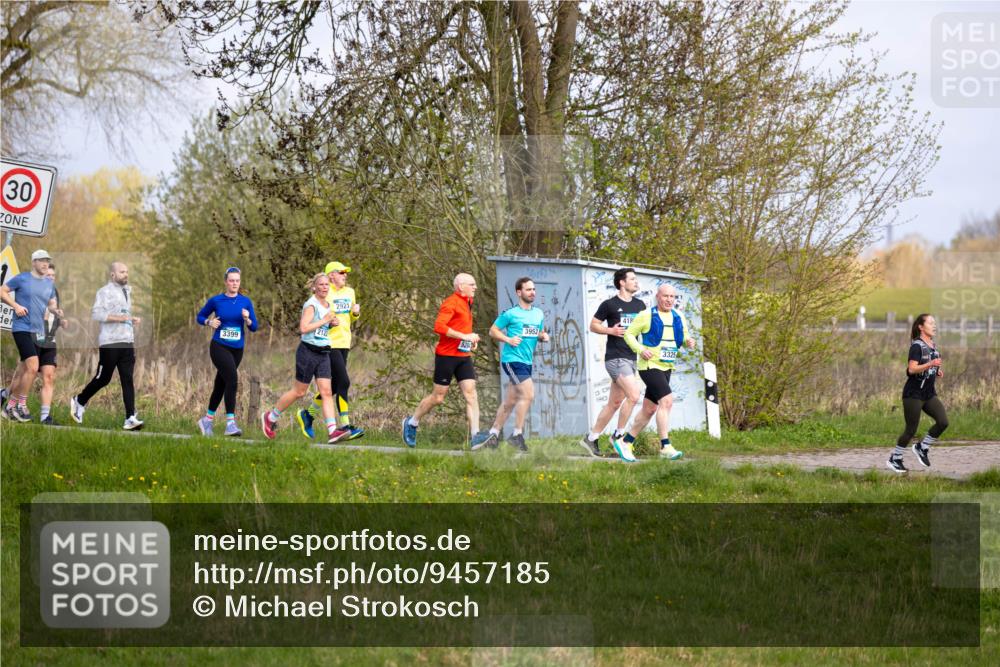 12.04.2026 - 45. Internationalen Wilhelmsburger Insellauf Michael Strokosch http://msf.ph/oto/9457185 12.04.2026 09:25:28 Laufen 30, 2921, 2122, 3399, 5284, 3952, 3325 meine-sportfotos.de